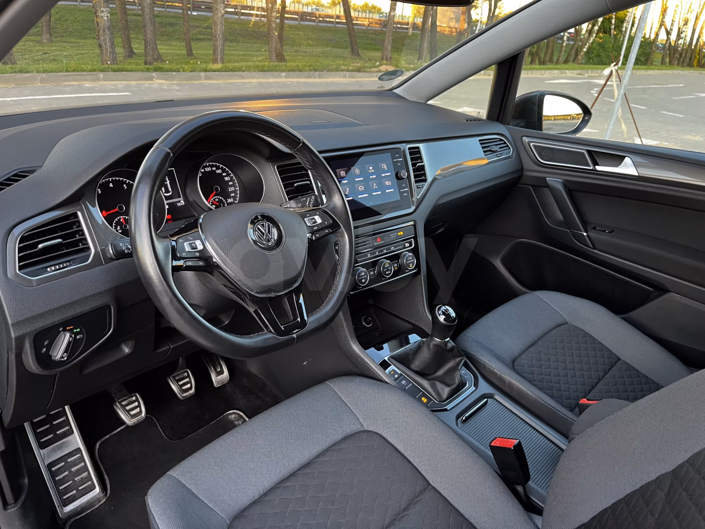Volkswagen Golf Sportsvan фото 9