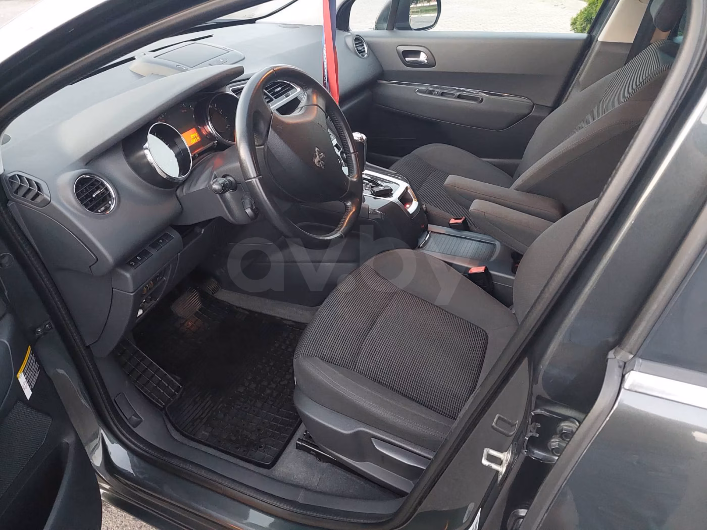 Peugeot 5008 фото 12