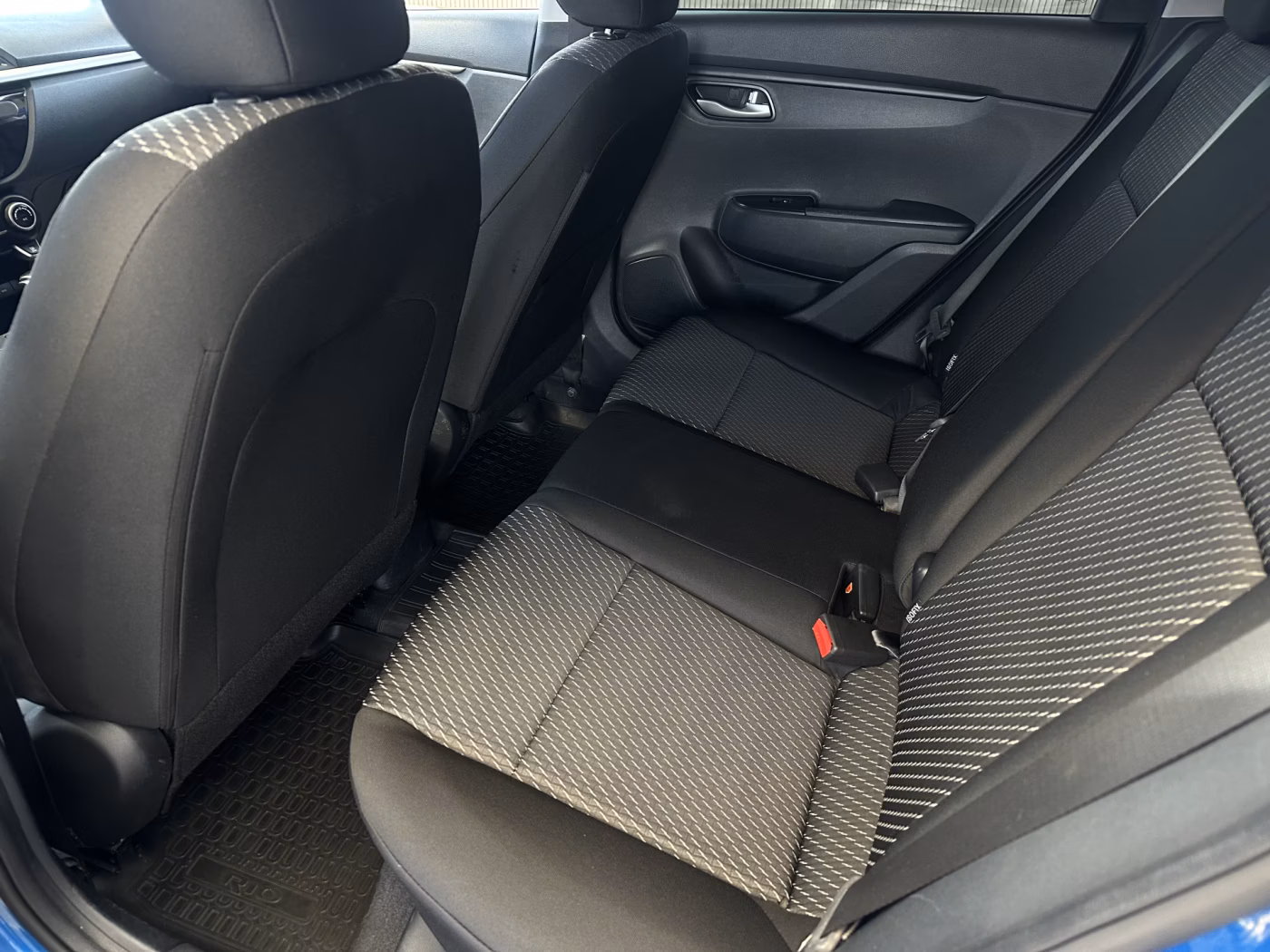 Kia Rio фото 12