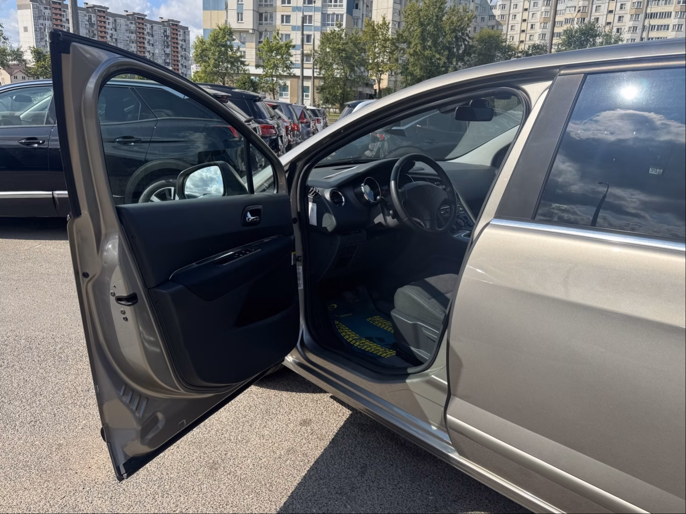 Peugeot 5008 фото 9
