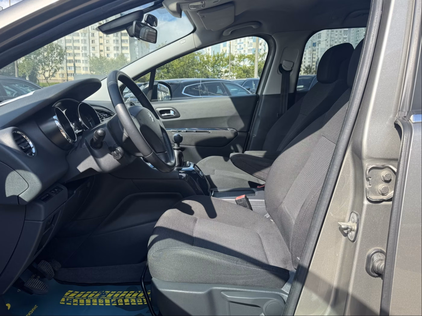 Peugeot 5008 фото 10
