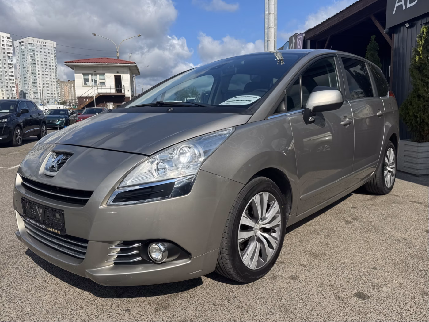 Peugeot 5008 фото 3