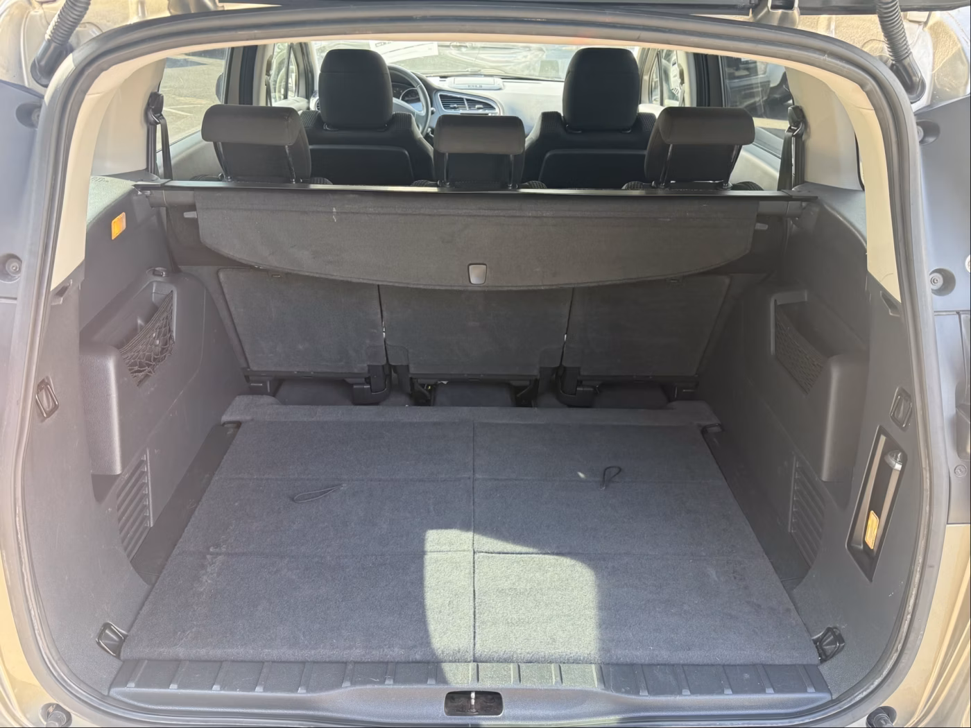 Peugeot 5008 фото 14