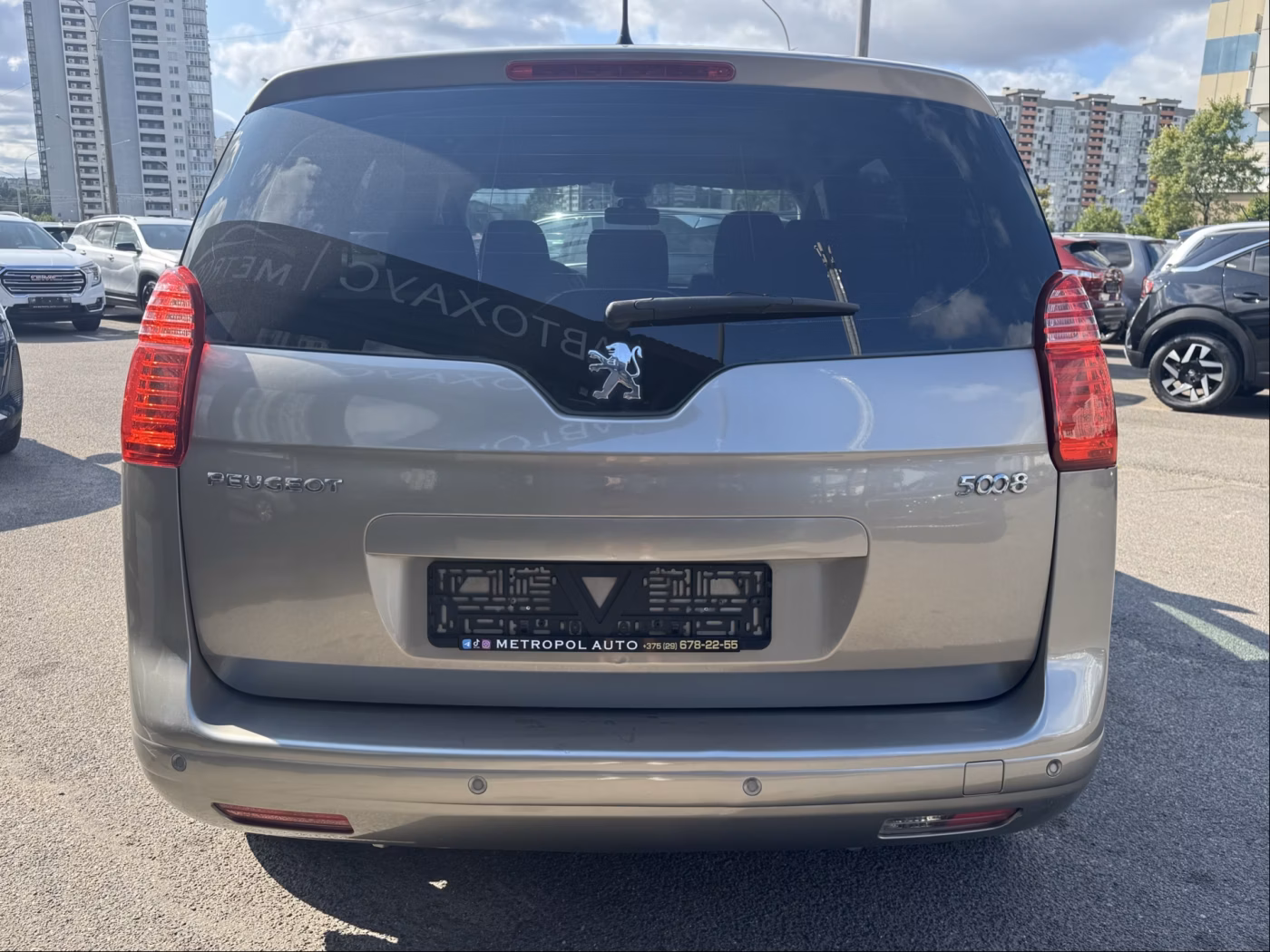 Peugeot 5008 фото 6