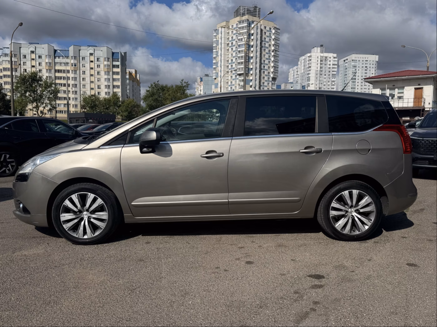 Peugeot 5008 фото 4