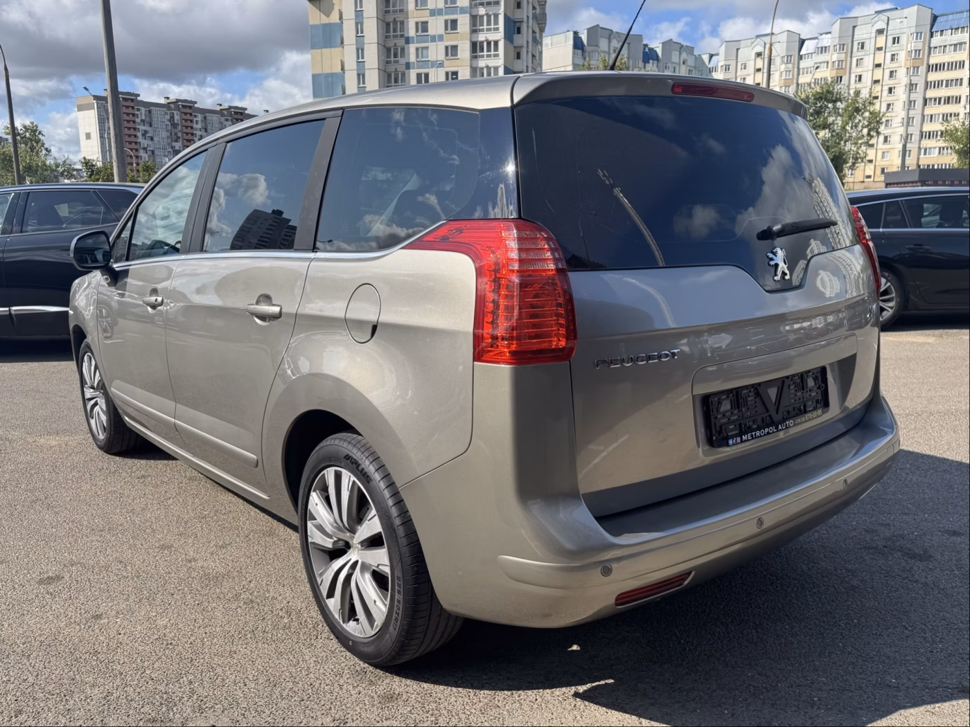 Peugeot 5008 фото 5