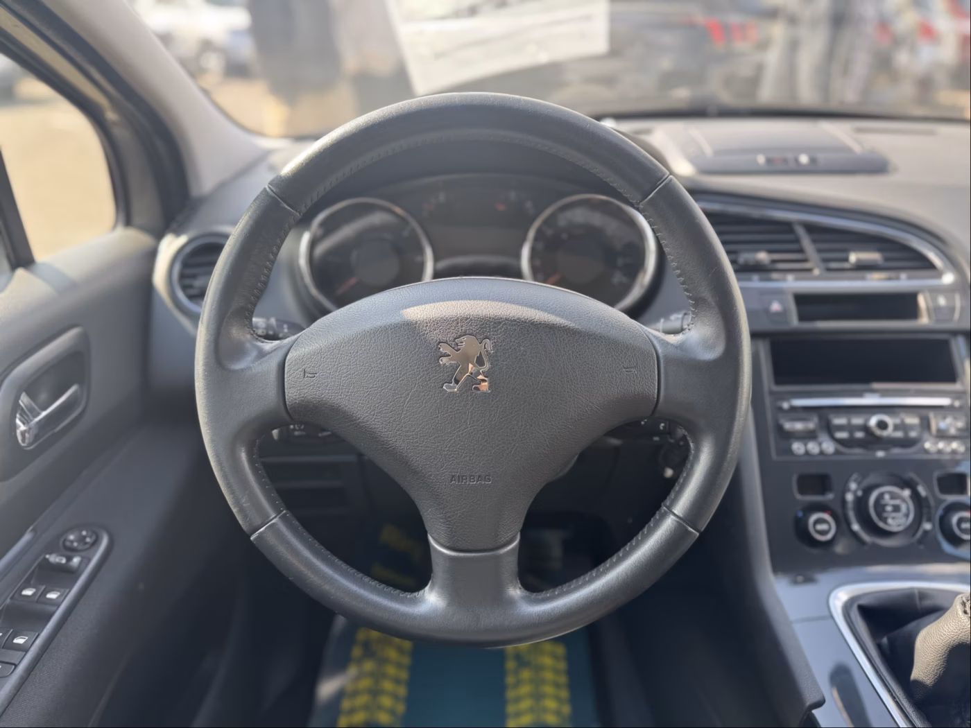 Peugeot 5008 фото 24