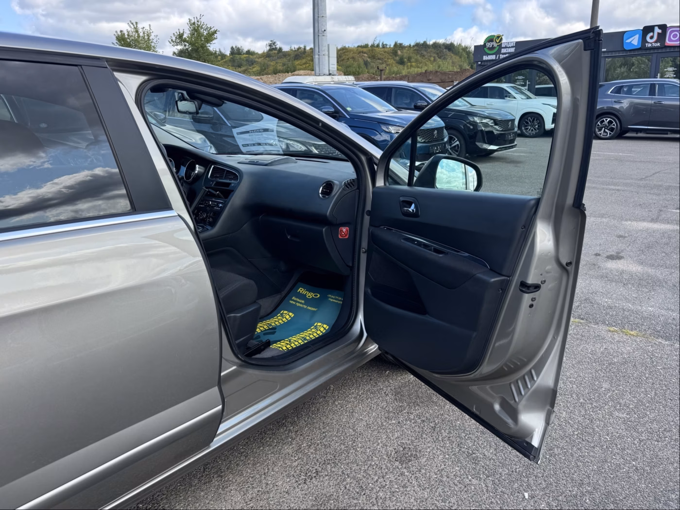 Peugeot 5008 фото 17