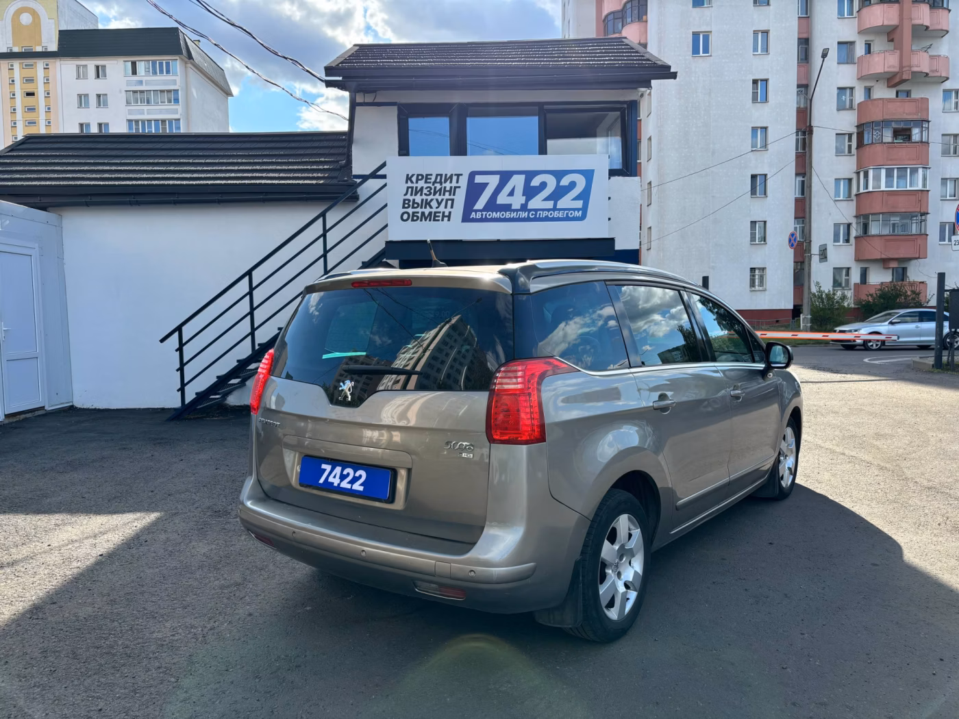Peugeot 5008 фото 6