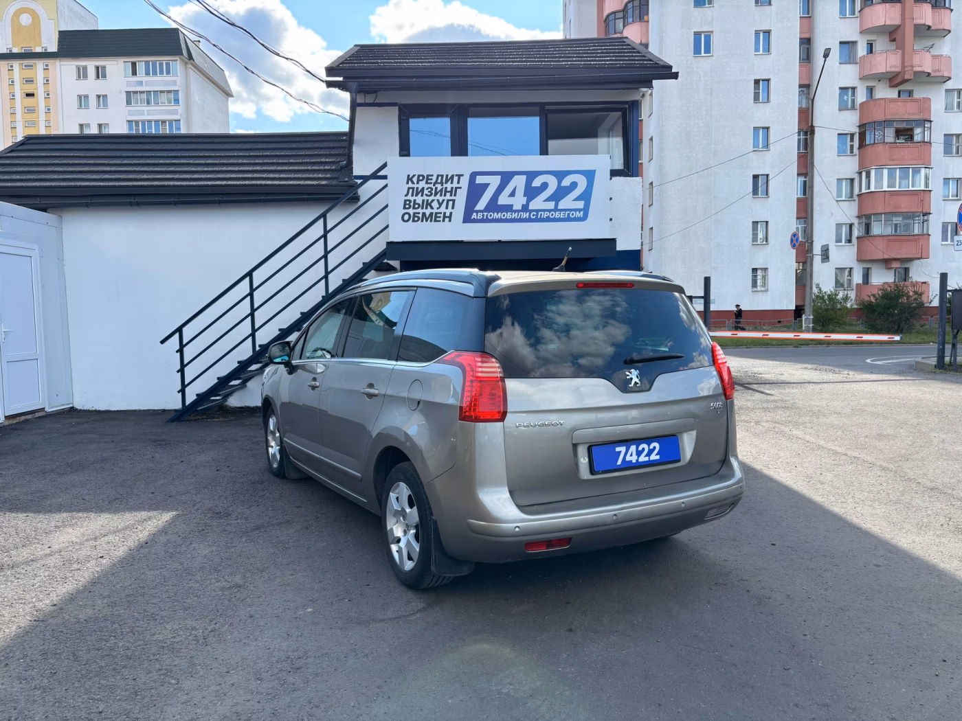 Peugeot 5008 фото 8