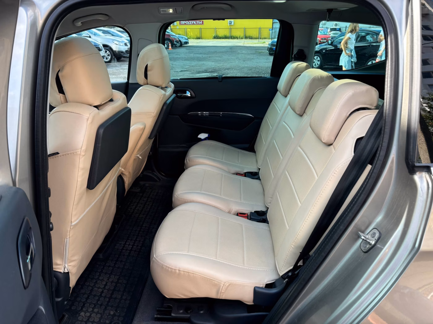 Peugeot 5008 фото 17