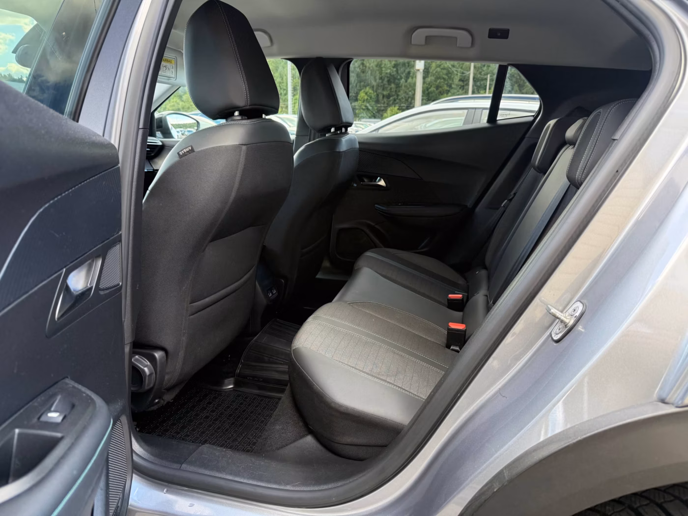 Peugeot 2008 фото 11