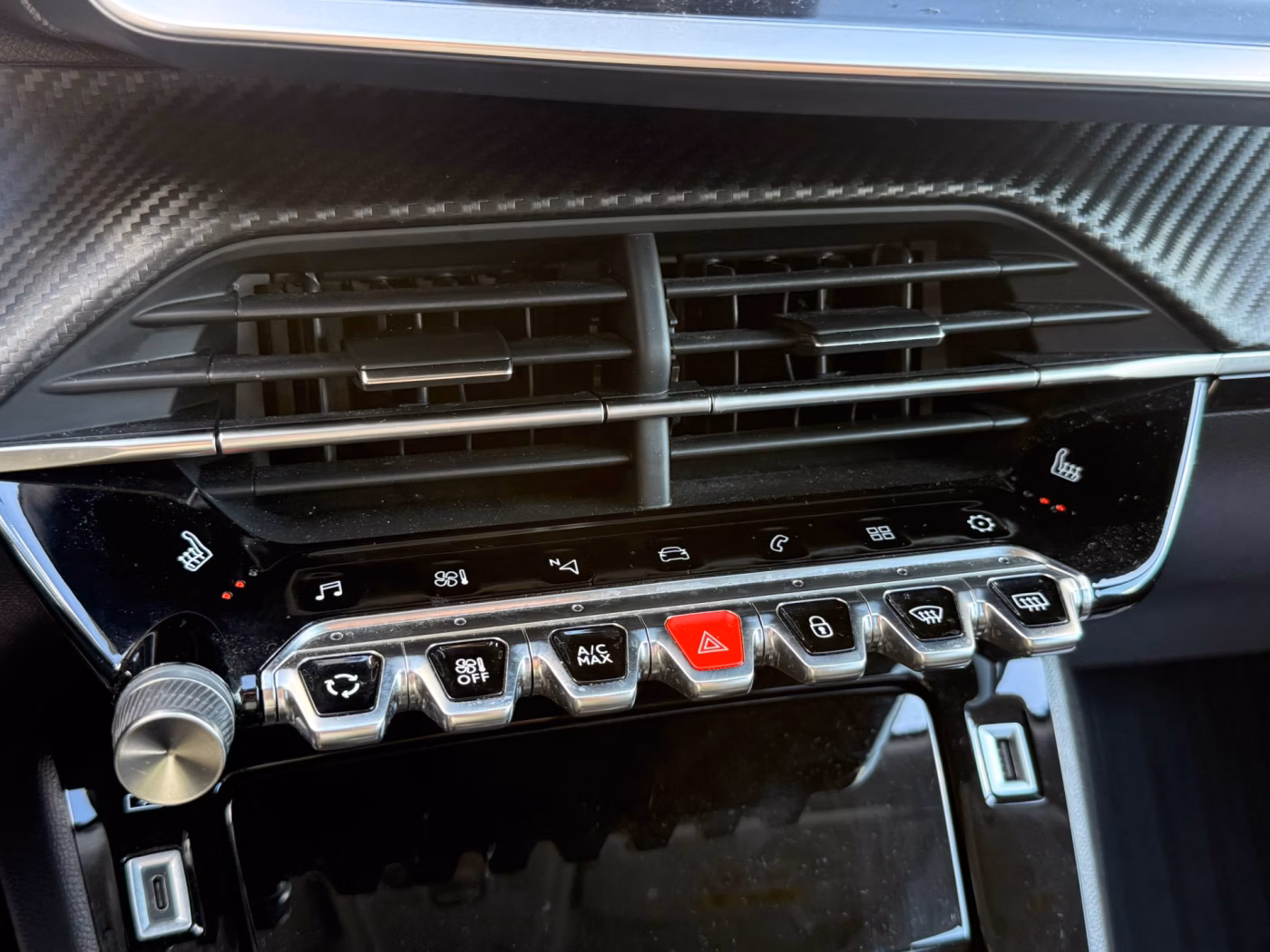 Peugeot 2008 фото 15