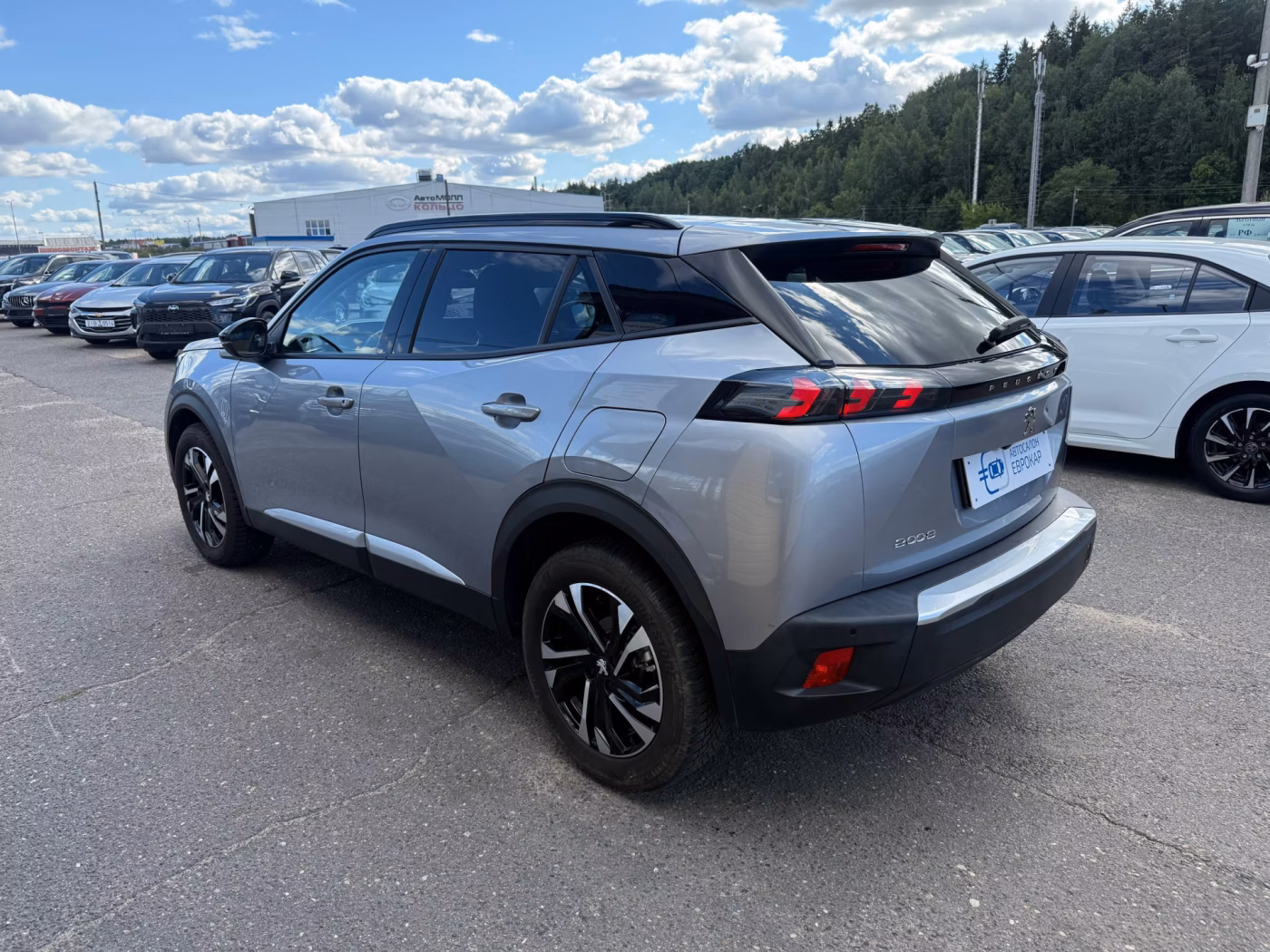 Peugeot 2008 фото 7