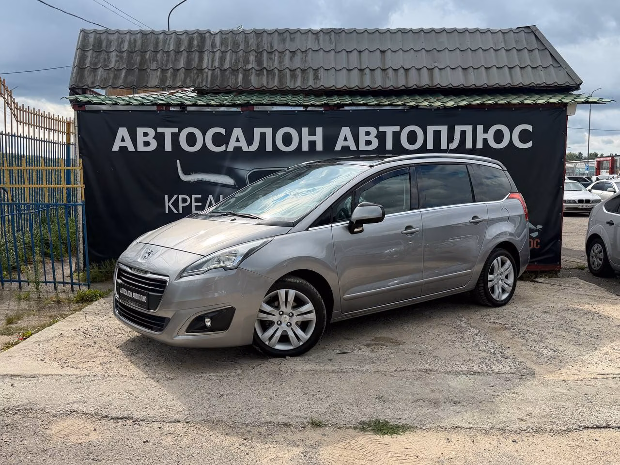 Peugeot 5008 фото 4
