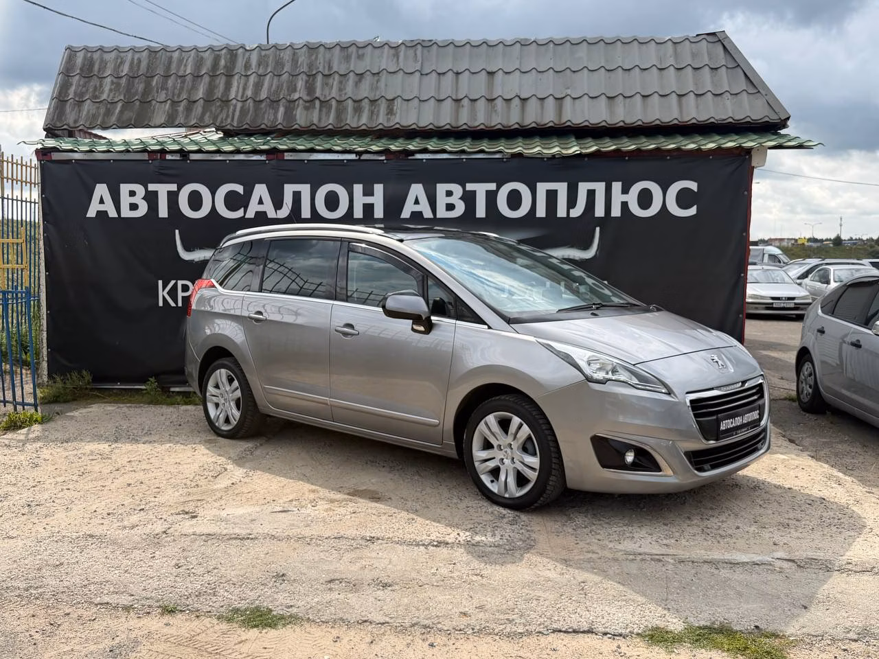 Peugeot 5008 фото 2