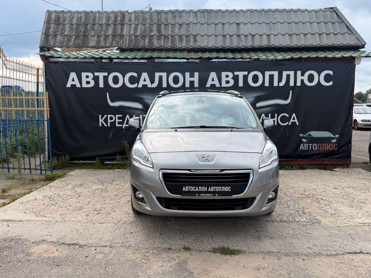 Peugeot 5008 фото 3