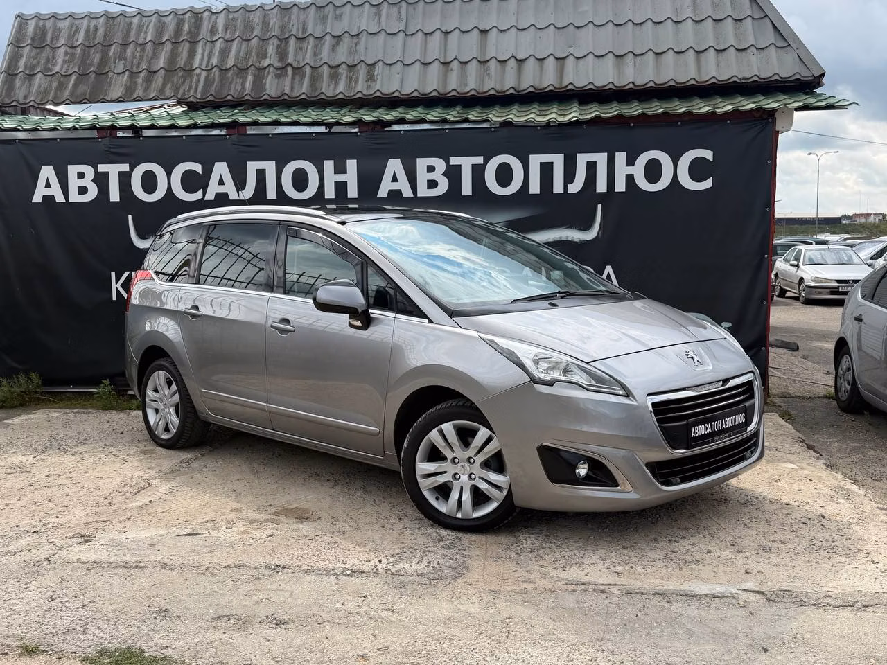 Peugeot 5008 фото 5