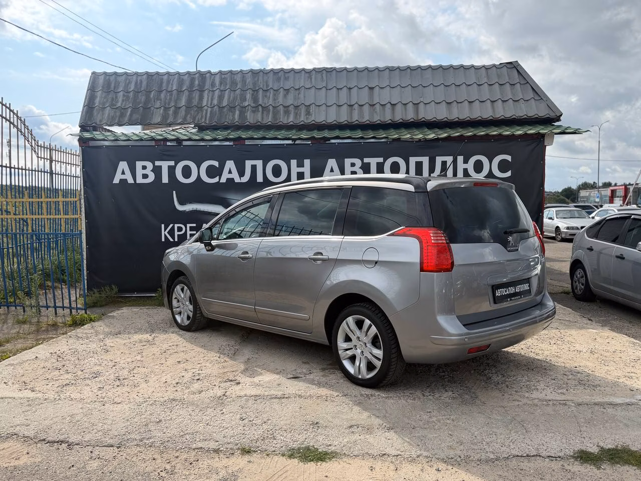 Peugeot 5008 фото 13
