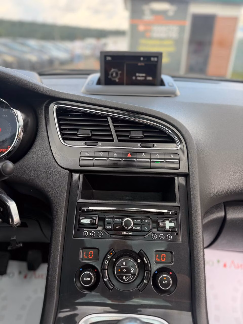 Peugeot 5008 фото 17