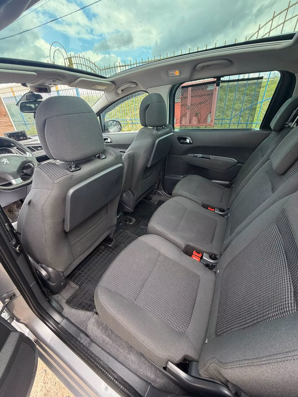Peugeot 5008 фото 22
