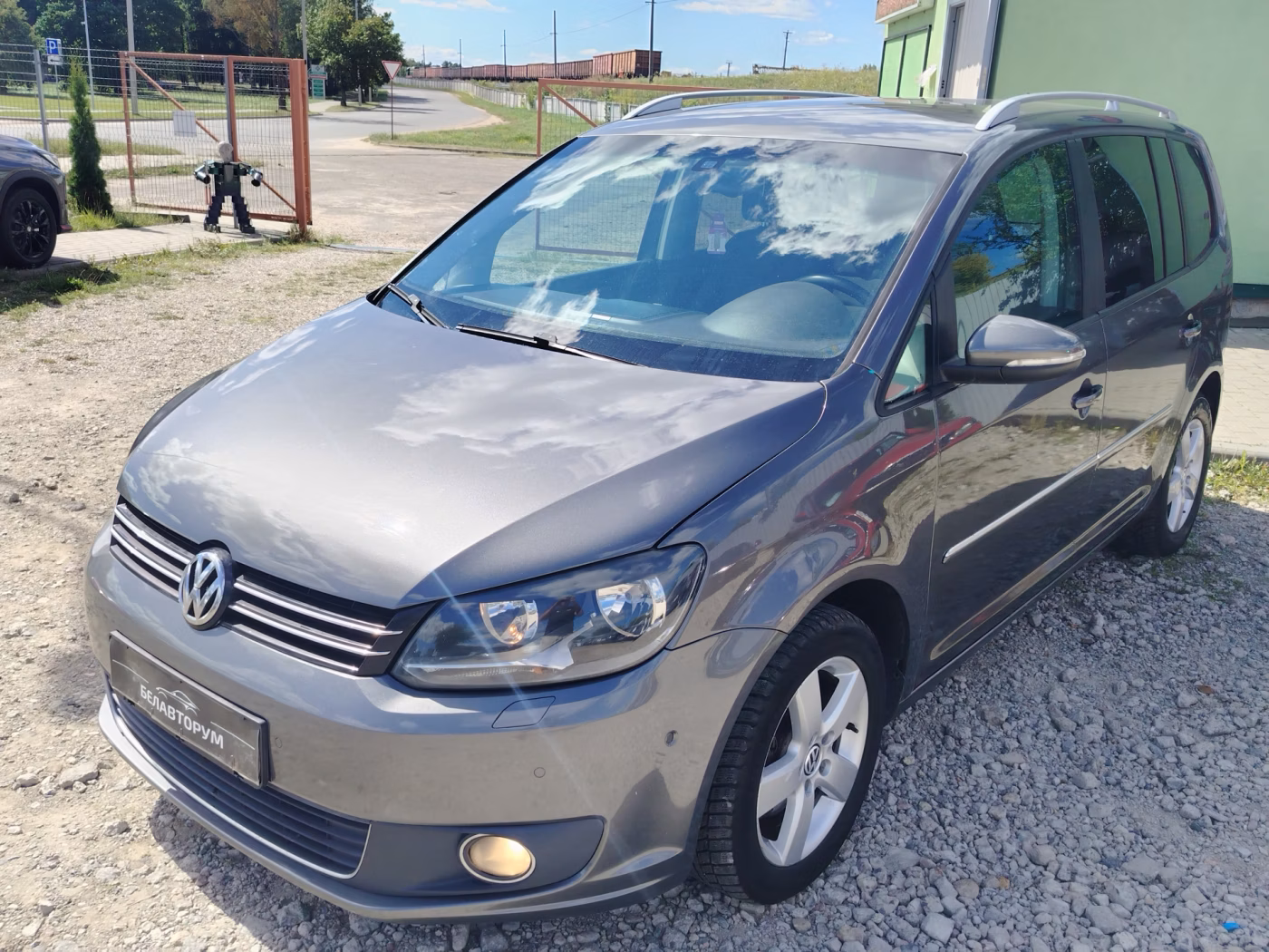 Volkswagen Touran фото 2