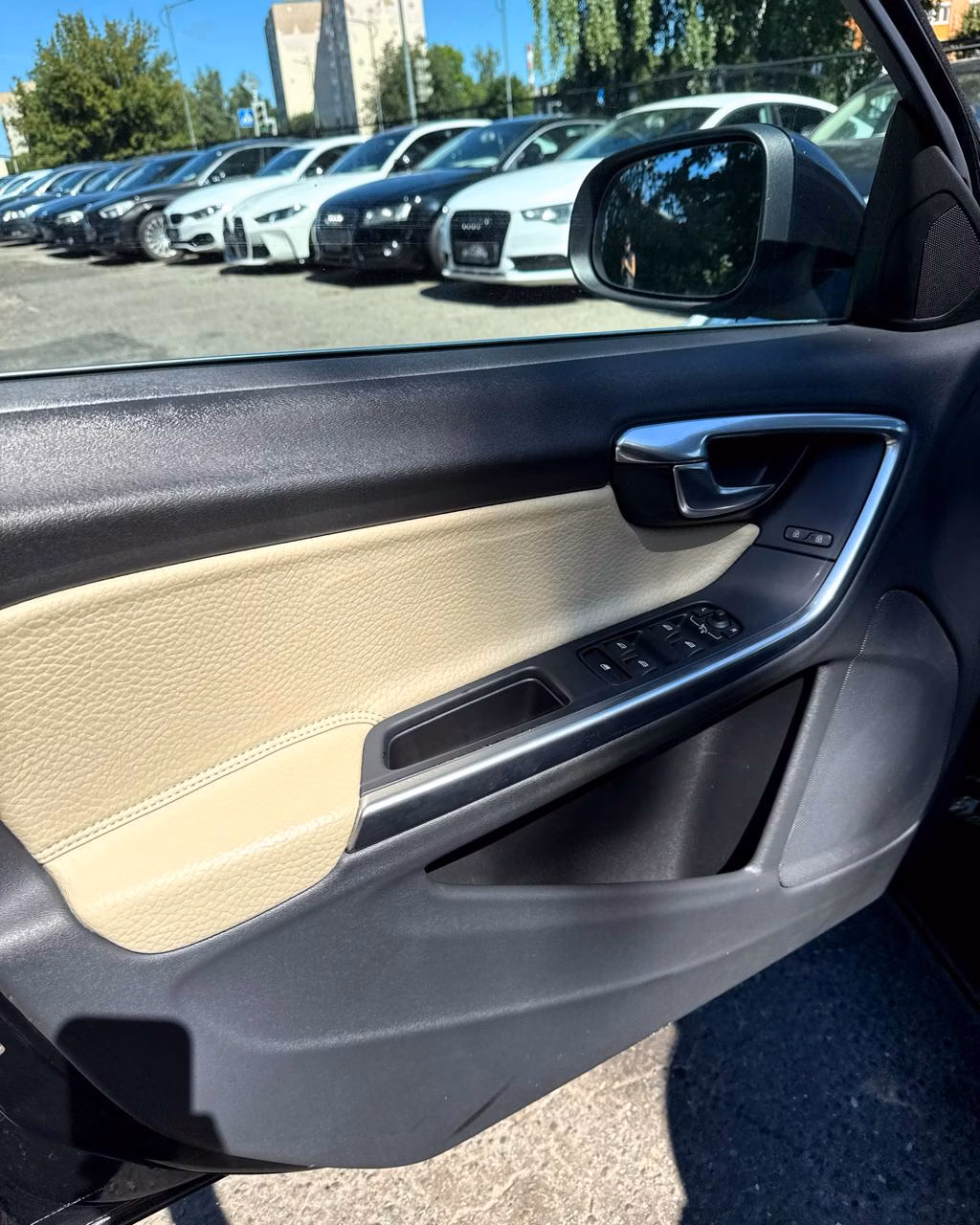 Volvo V60 фото 9