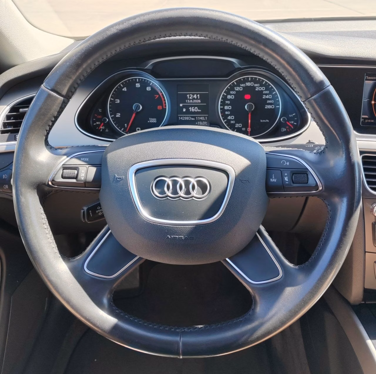 Audi A4 фото 5