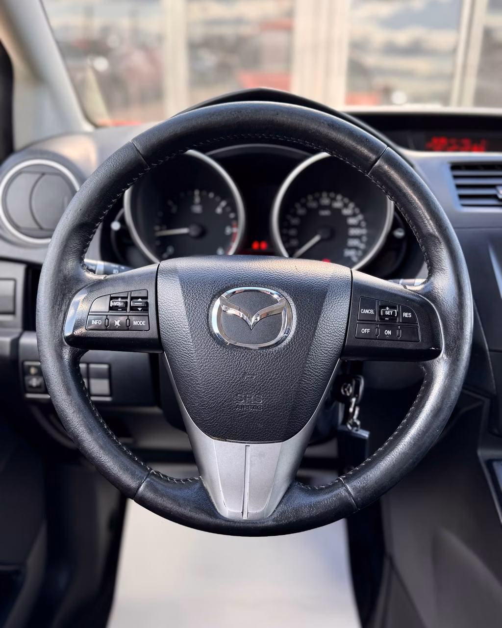 Mazda 5 фото 16