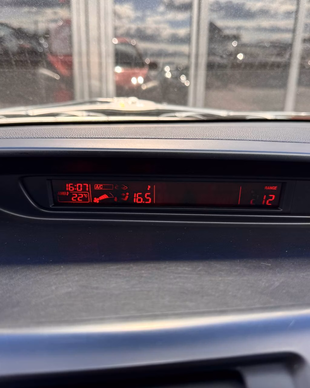 Mazda 5 фото 19