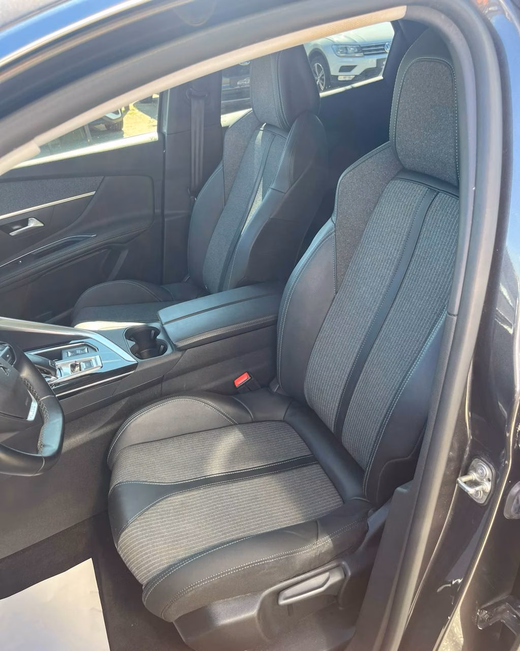 Peugeot 3008 фото 10