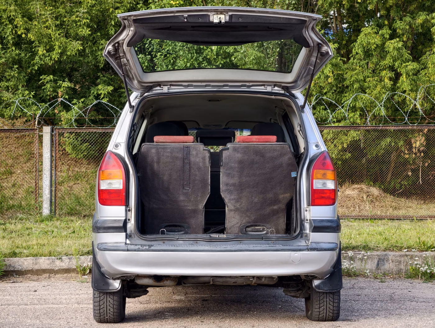Opel Zafira фото 8