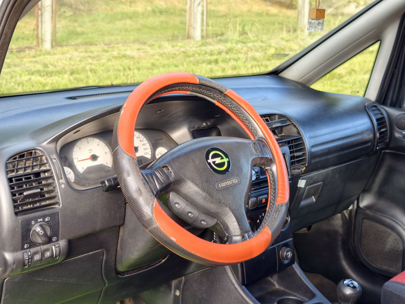 Opel Zafira фото 9