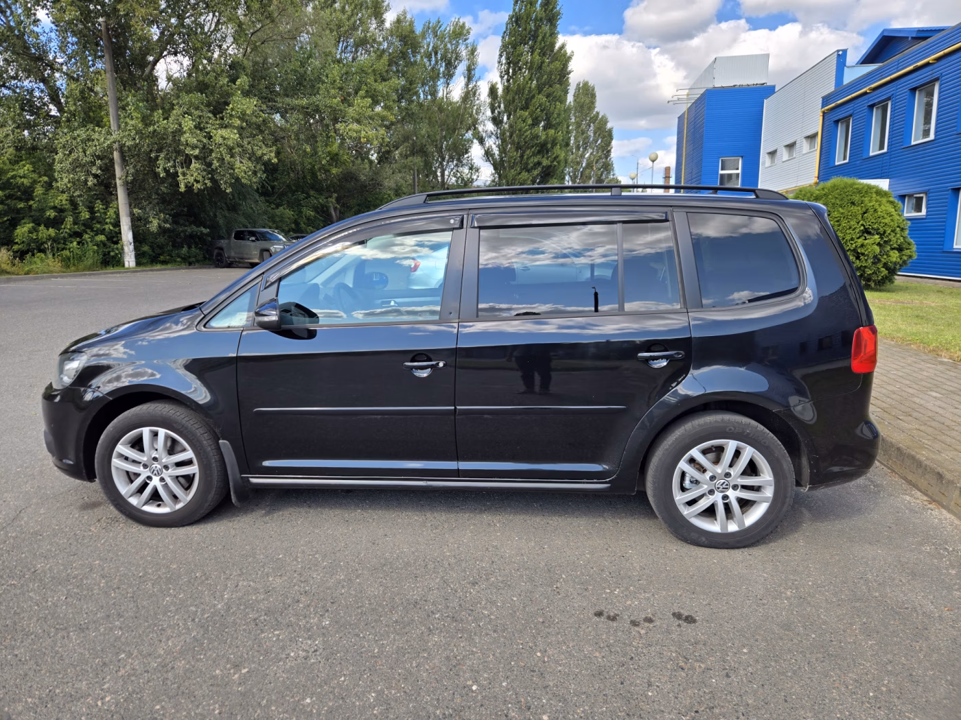 Volkswagen Touran фото 12