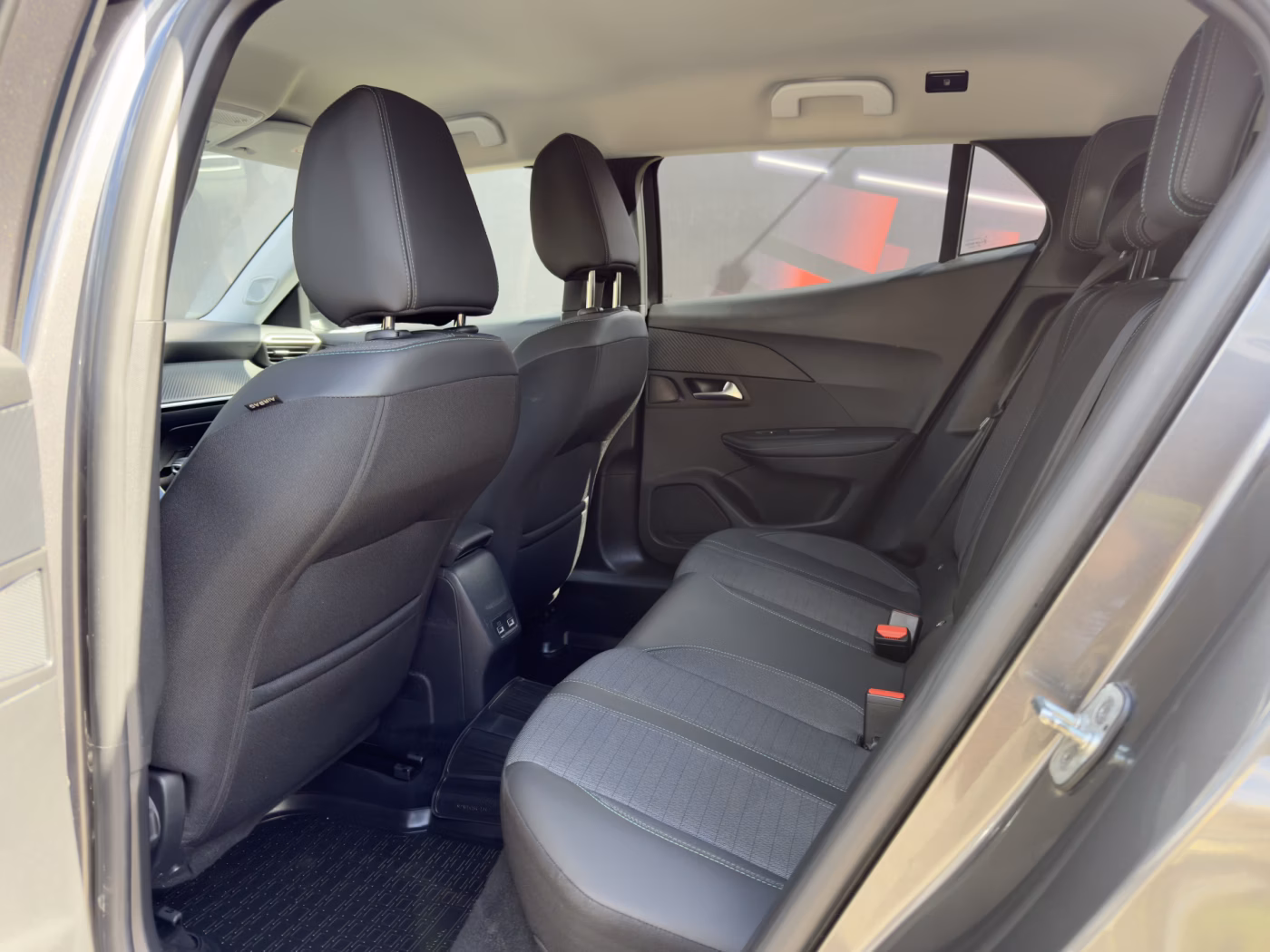 Peugeot 2008 фото 19