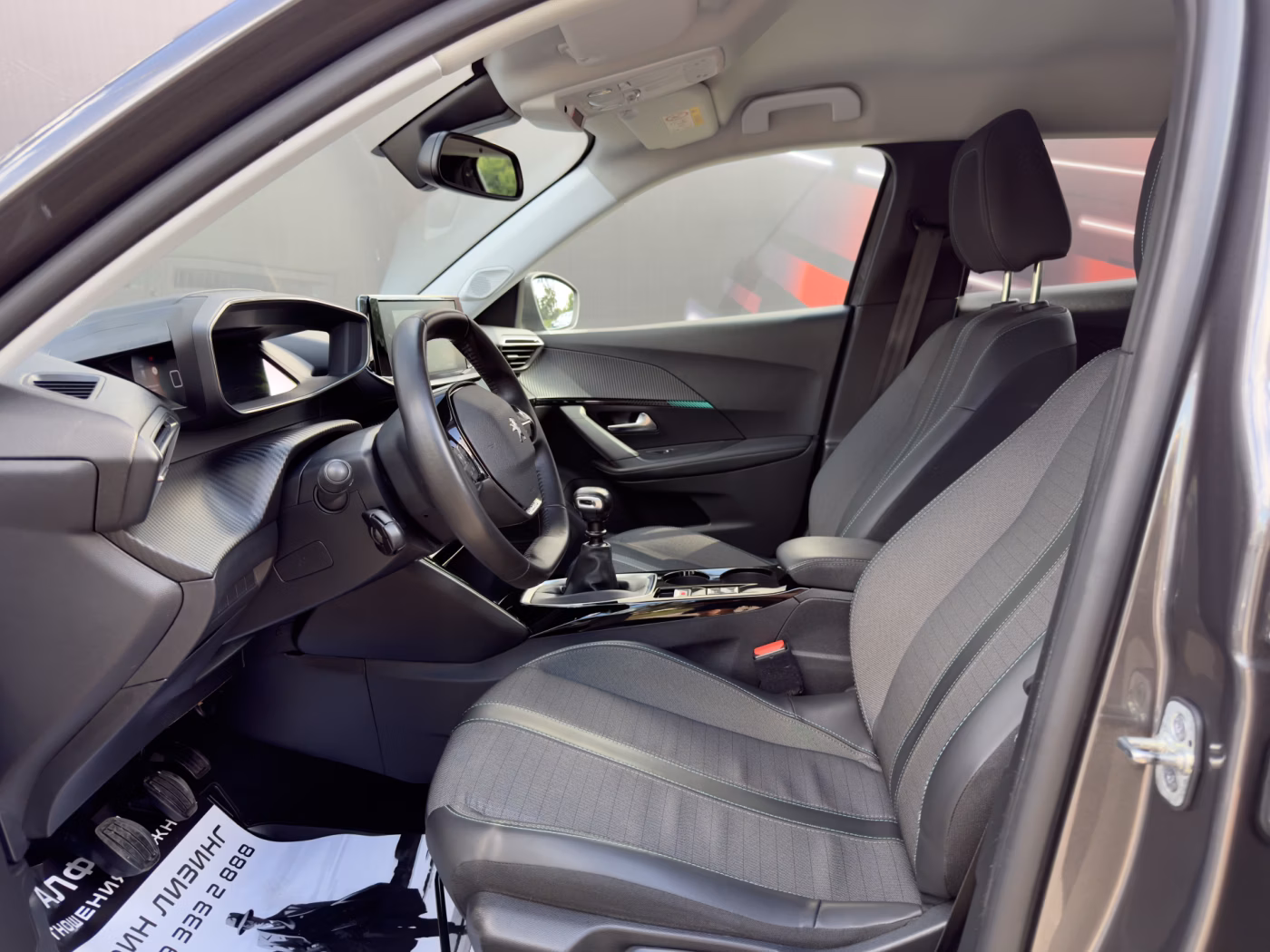 Peugeot 2008 фото 10