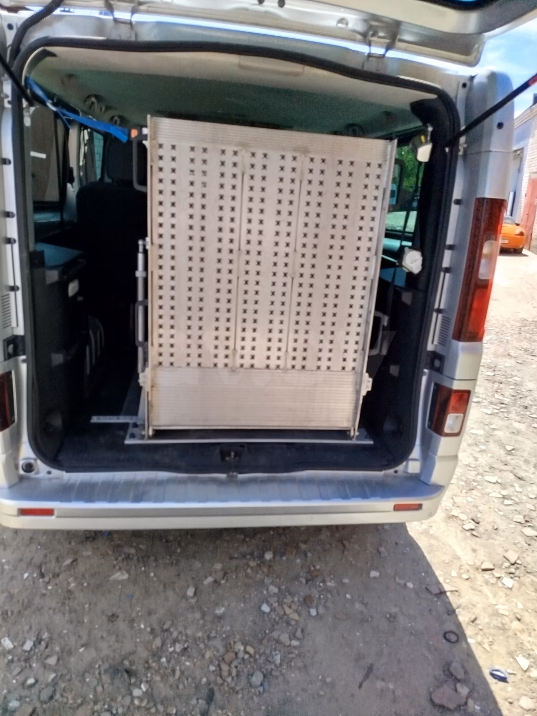 Opel Vivaro фото 25