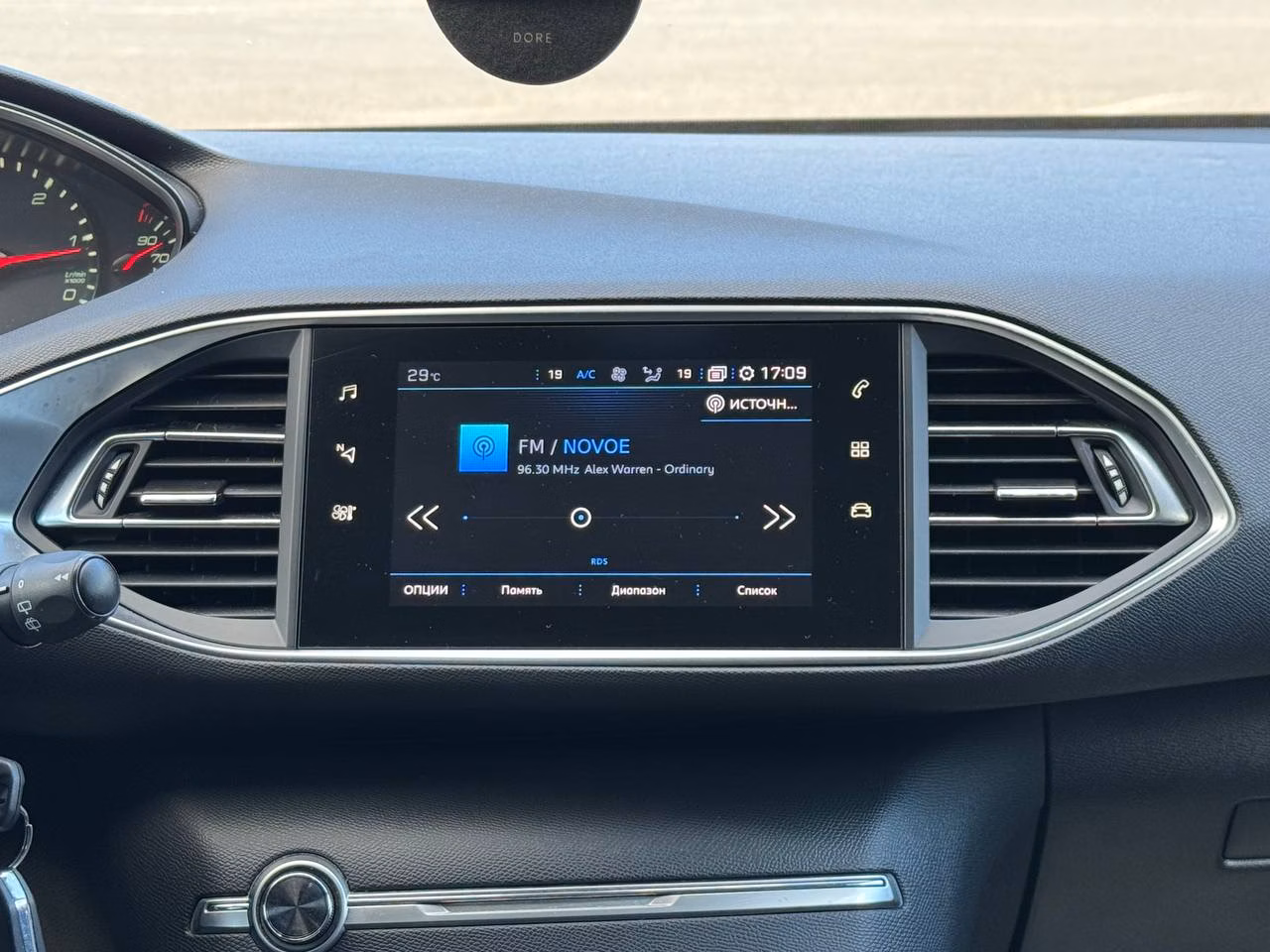 Peugeot 308 фото 17