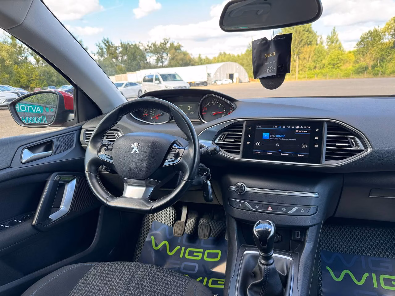 Peugeot 308 фото 16