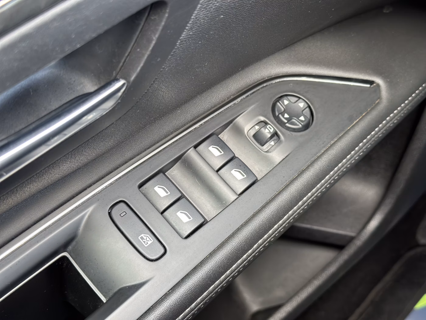 Peugeot 5008 фото 20