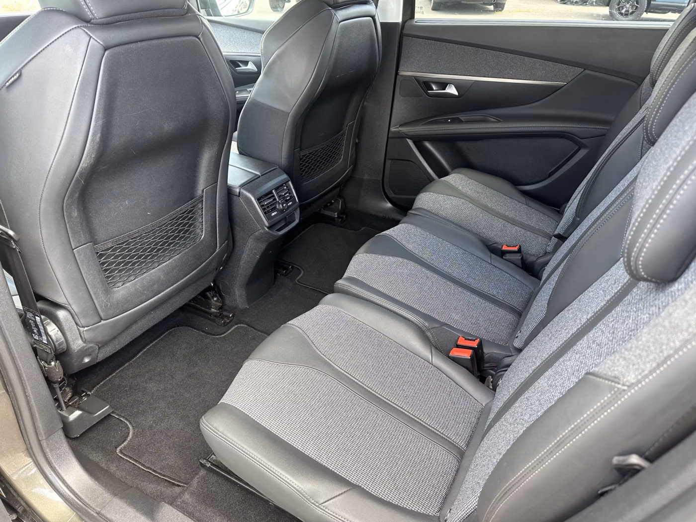 Peugeot 5008 фото 9