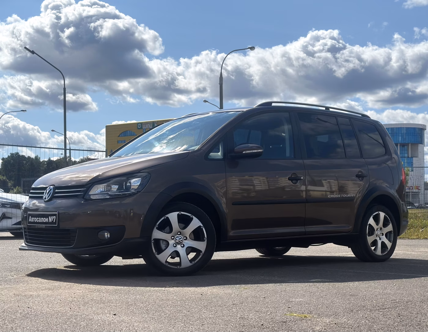 Volkswagen Touran Cross фото 2