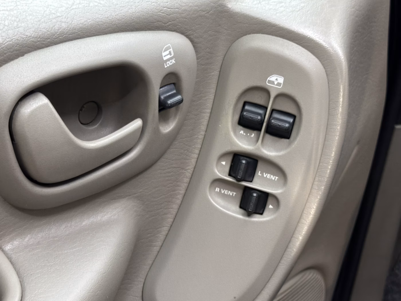 Chrysler Grand Voyager фото 18