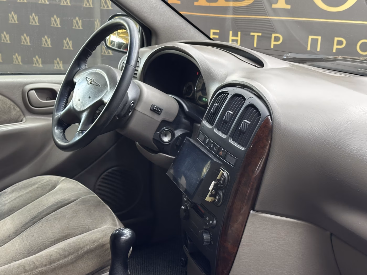 Chrysler Grand Voyager фото 11