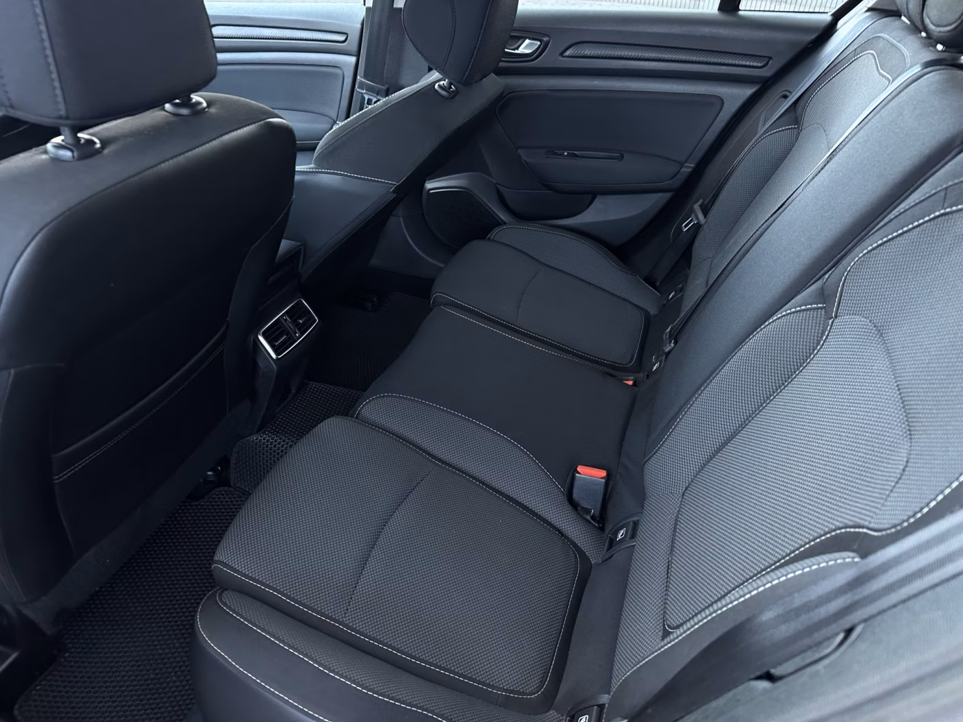 Renault Megane фото 15