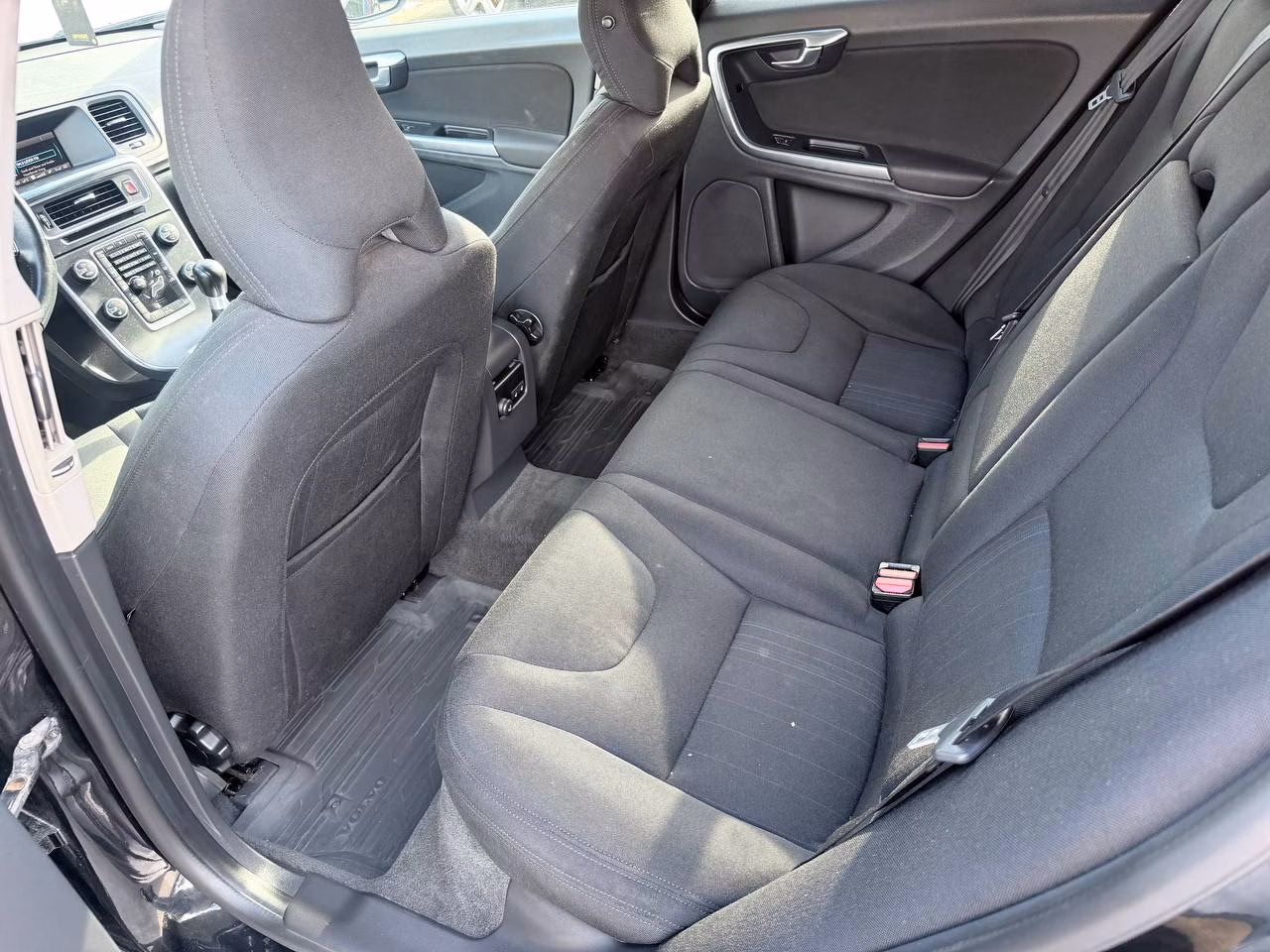 Volvo V60 фото 13