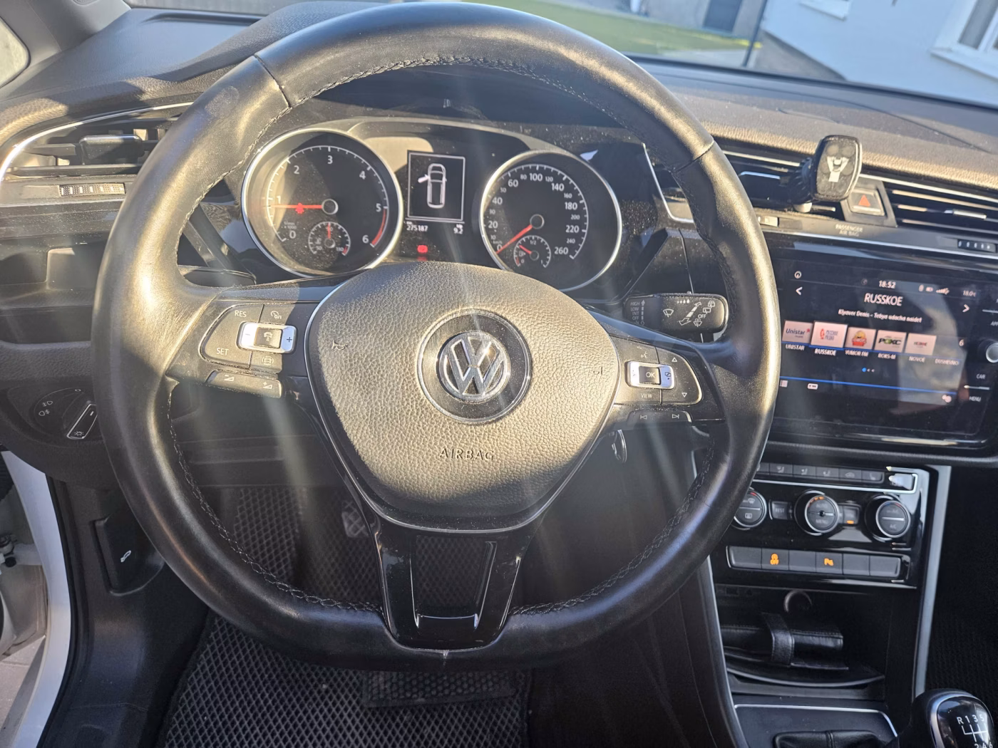 Volkswagen Touran фото 8