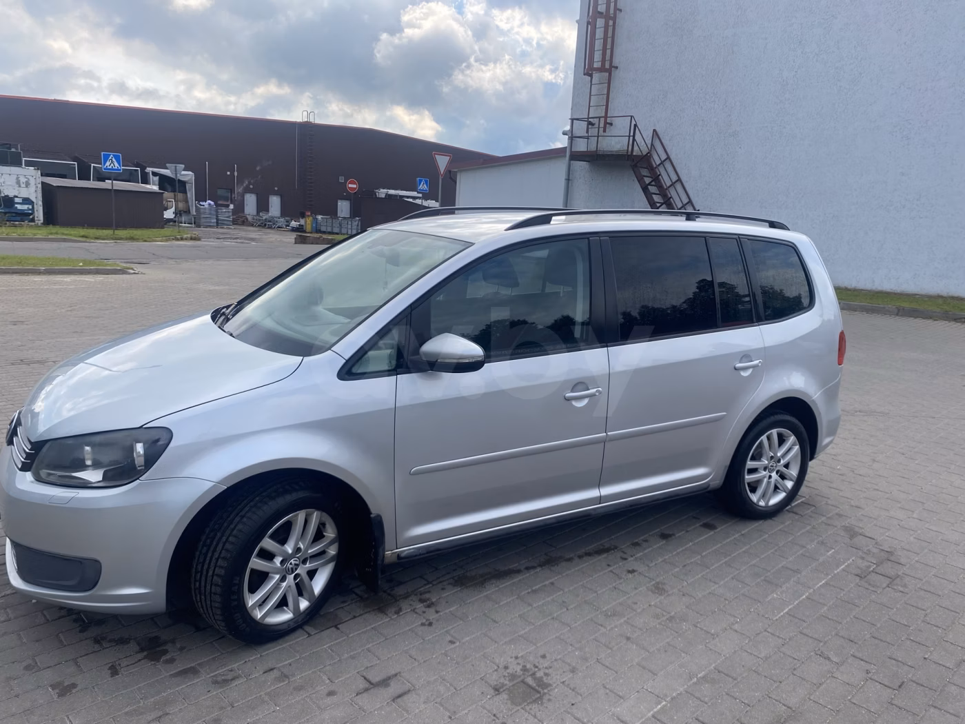 Volkswagen Touran фото 2