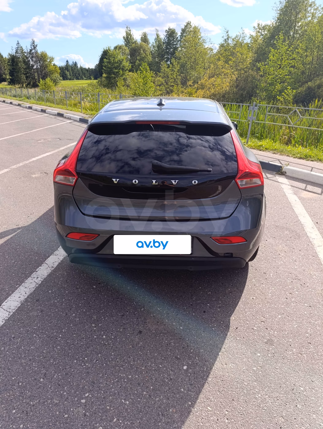 Volvo V40 фото 18