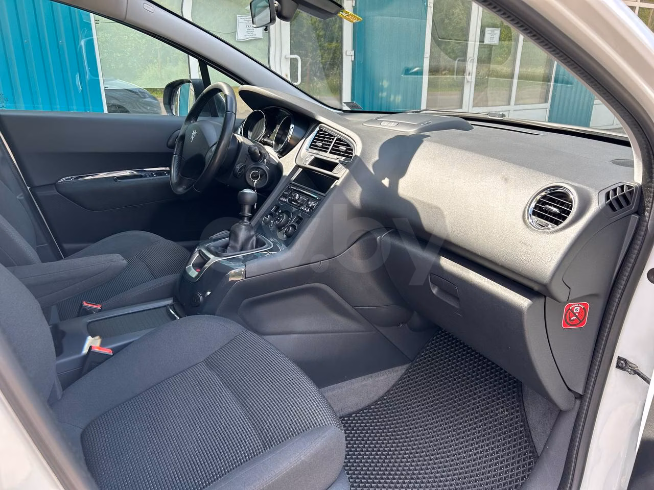 Peugeot 5008 фото 6